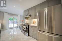 83 HOUSEMAN CRESCENT | Richmond Hill Ontario | Slide Image Thirteen