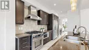 2878 ELGIN MILLS ROAD E | Markham Ontario | Slide Image Fifteen