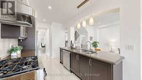 2878 ELGIN MILLS ROAD E | Markham Ontario | Slide Image Sixteen
