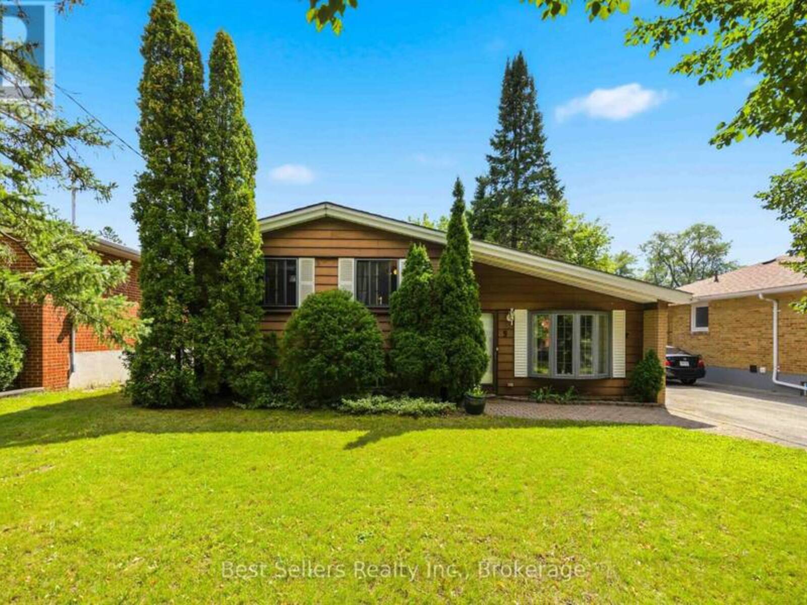 5 BENFRISCO CRESCENT, Toronto, Ontario M1H 1N2