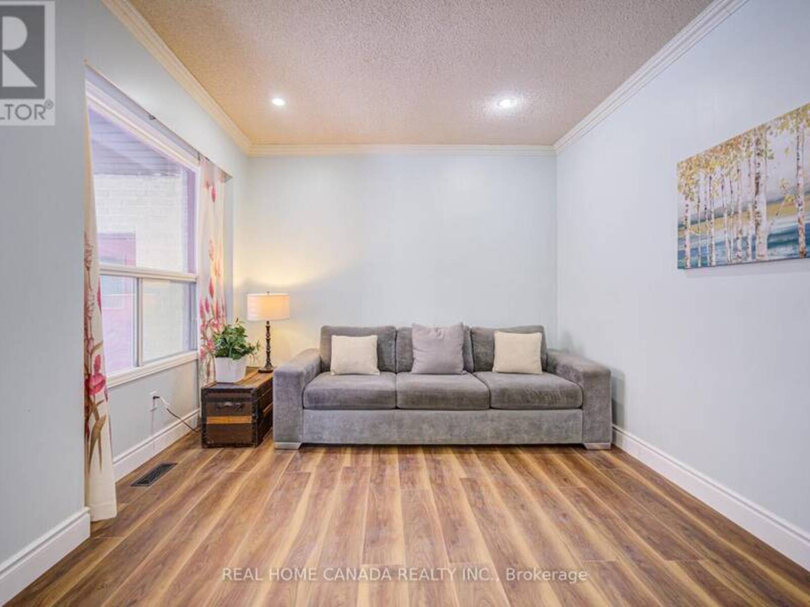 21 HALLEN ROAD, Brampton, Ontario L6Y 2V5