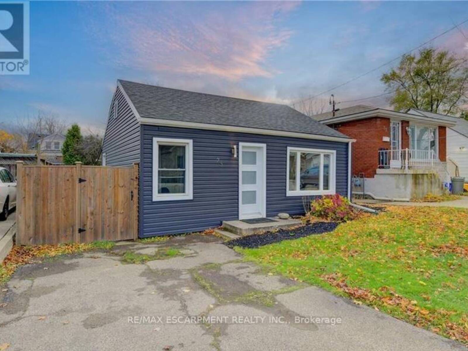 73 EAST 33RD STREET, Hamilton, Ontario L8V 3T3