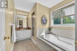23 PRINCE OF WALES DRIVE | Barrie Ontario | Slide Image Seventeen