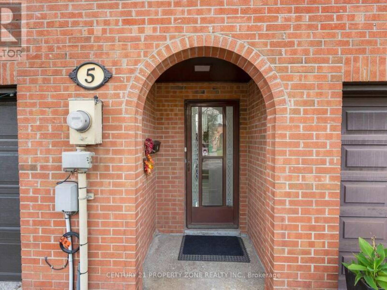 5 BRIAR PATH, Brampton, Ontario L6T 2A2