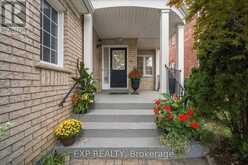 42 KAITLIN DRIVE | Richmond Hill Ontario | Slide Image Eight