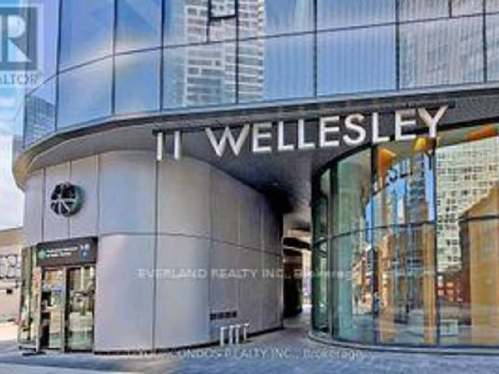 703 - 11 WELLESLEY STREET W, Toronto, Ontario M4Y 1E8