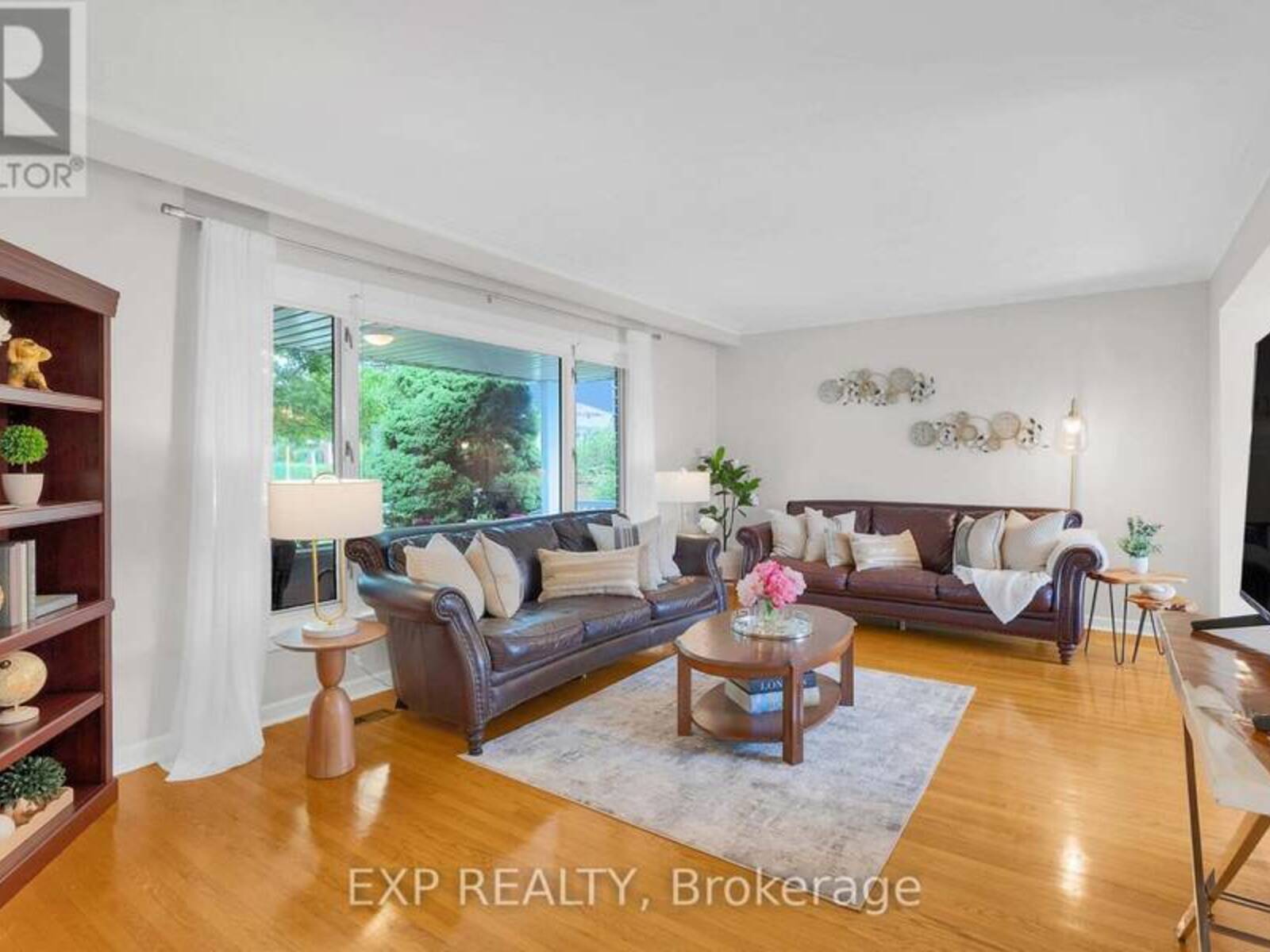 182 DERRYDOWN ROAD, Toronto, Ontario M3J 1R8