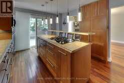 35 CARR DRIVE | Barrie Ontario | Slide Image Thirteen