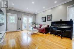 82 DAVID DUNLAP CIRCLE | Toronto Ontario | Slide Image Nine