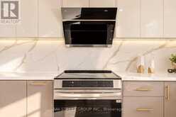 60 WARNER AVENUE | Toronto Ontario | Slide Image Thirteen