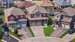 36 LOWRY COURT | Barrie Ontario | Slide Image Two