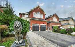37 DENIM DRIVE | Brampton Ontario | Slide Image Three