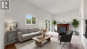 7 - 144 HENDERSON AVENUE | Markham Ontario | Slide Image Four