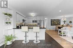 370 SILKEN LAUMANN DRIVE | Newmarket Ontario | Slide Image Seventeen