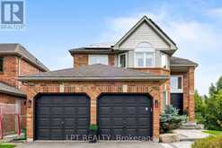 370 SILKEN LAUMANN DRIVE | Newmarket Ontario | Slide Image Three