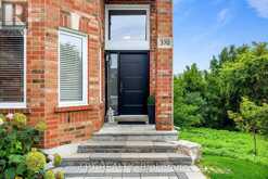 370 SILKEN LAUMANN DRIVE | Newmarket Ontario | Slide Image Four