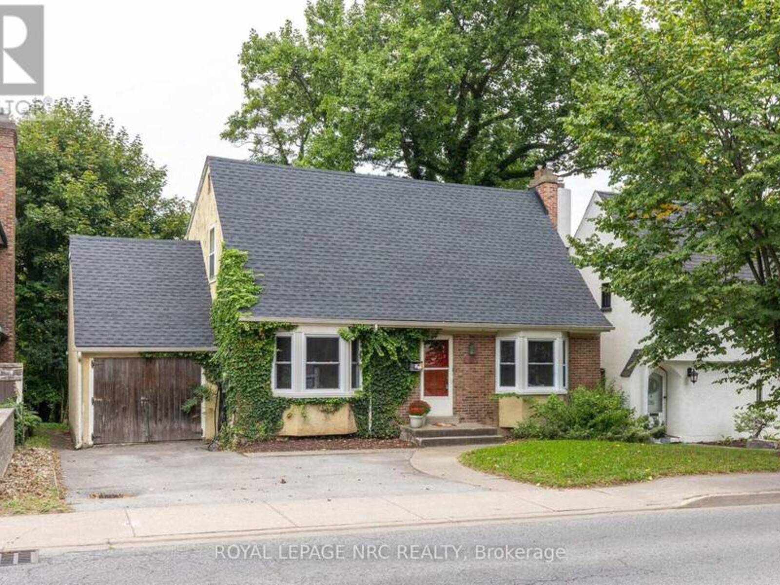 28 GLENRIDGE AVENUE, St. Catharines, Ontario L2R 4W6