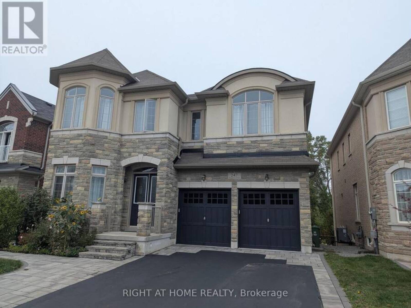 247 HUMPHREY STREET, Hamilton, Ontario L8B 1X4