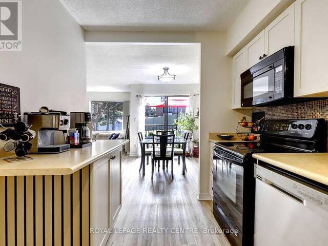 201 - 1000 CEDARGLEN GATE Mississauga Ontario, L5C 3Z5 - 2 Bedrooms Condo For Sale