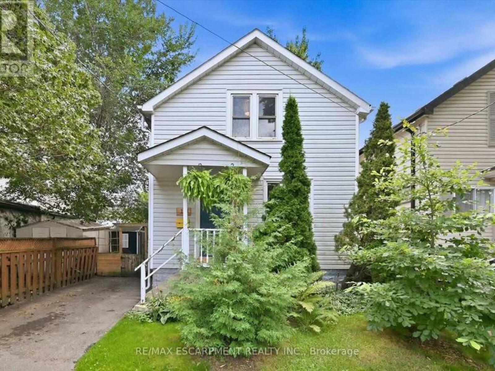 174 BEECH STREET, St. Catharines, Ontario L2R 2C6