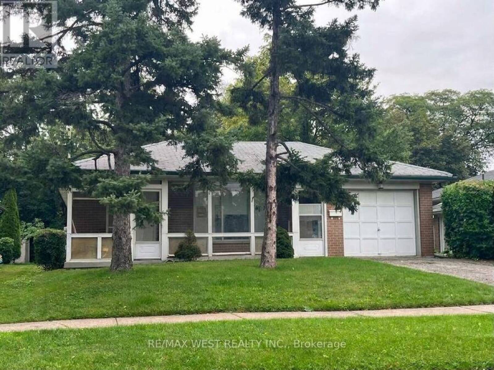 49 BRADDOCK ROAD, Toronto, Ontario M9W 5H6