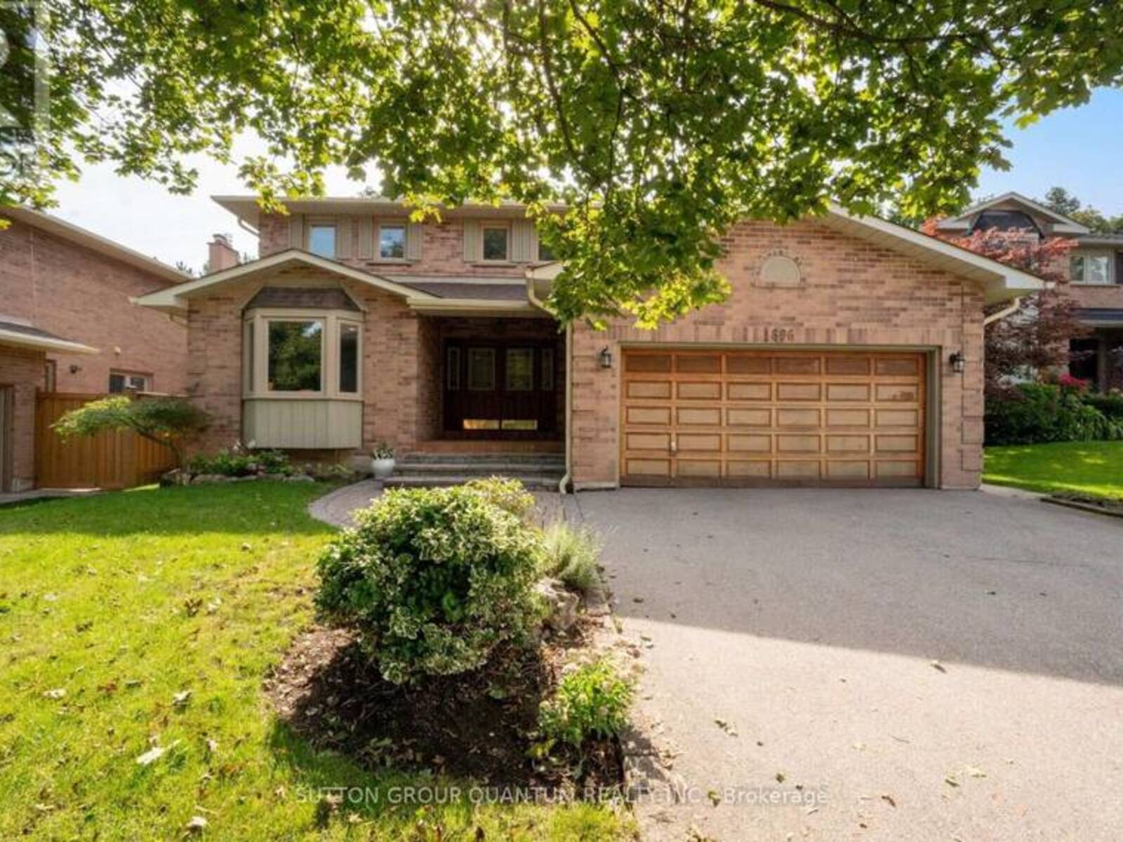 1896 STONEYBROOK COURT, Mississauga, Ontario L5L 3W2