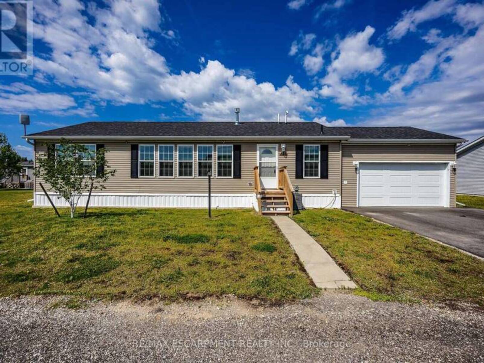 11 HICKORY HOLLOW, Selkirk, Ontario N0A 1P0