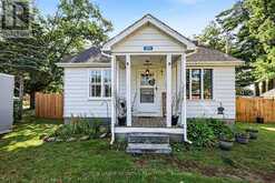 381 DAVID STREET E | Gravenhurst Ontario | Slide Image Eight