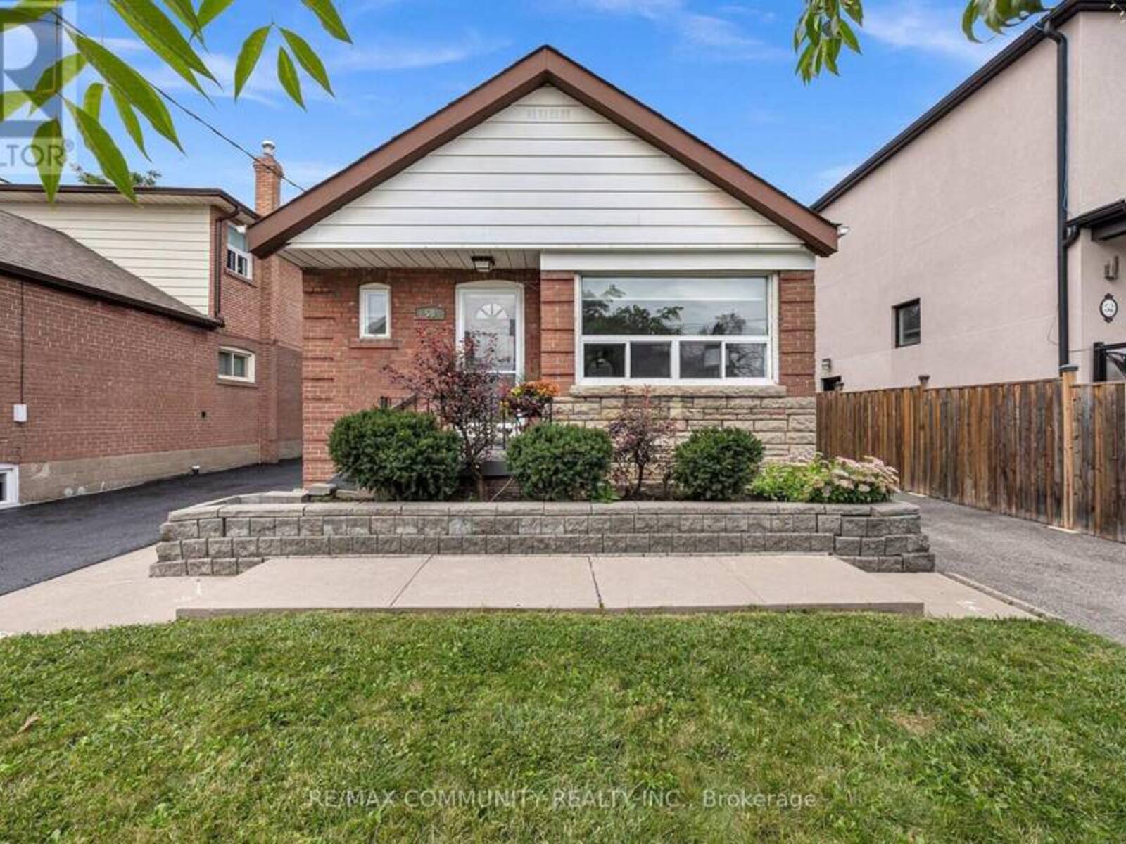 50 JOANITH DRIVE, Toronto, Ontario M4B 1S7