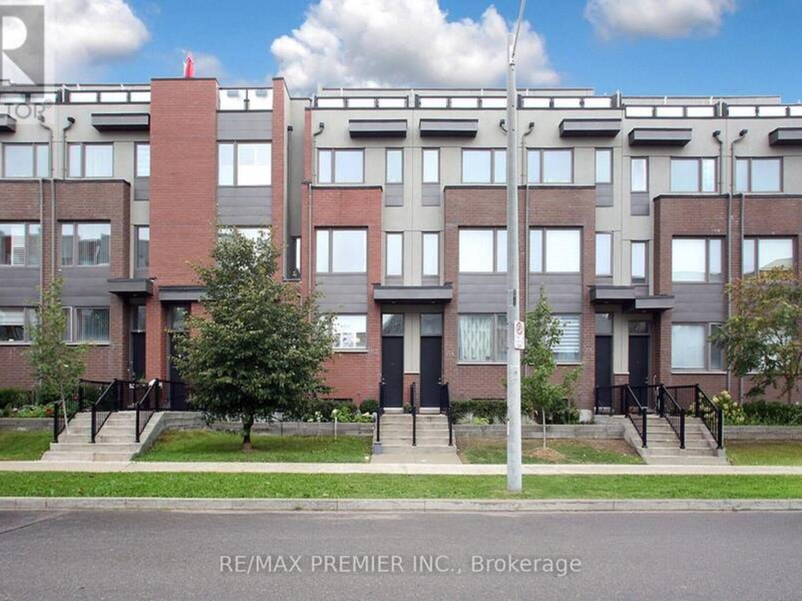 152 FREDERICK TISDALE DRIVE, Toronto, Ontario M3K 0A8