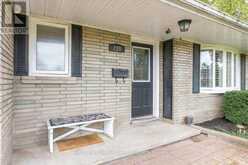 228 KATHRYN CRESCENT | Newmarket Ontario | Slide Image Three
