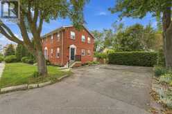 52 CENTRE STREET | Aurora Ontario | Slide Image Four