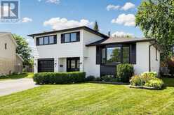 20 OAK COURT | Aurora Ontario | Slide Image One