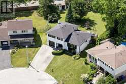 20 OAK COURT | Aurora Ontario | Slide Image Two