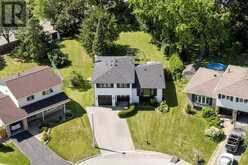 20 OAK COURT | Aurora Ontario | Slide Image Thirty