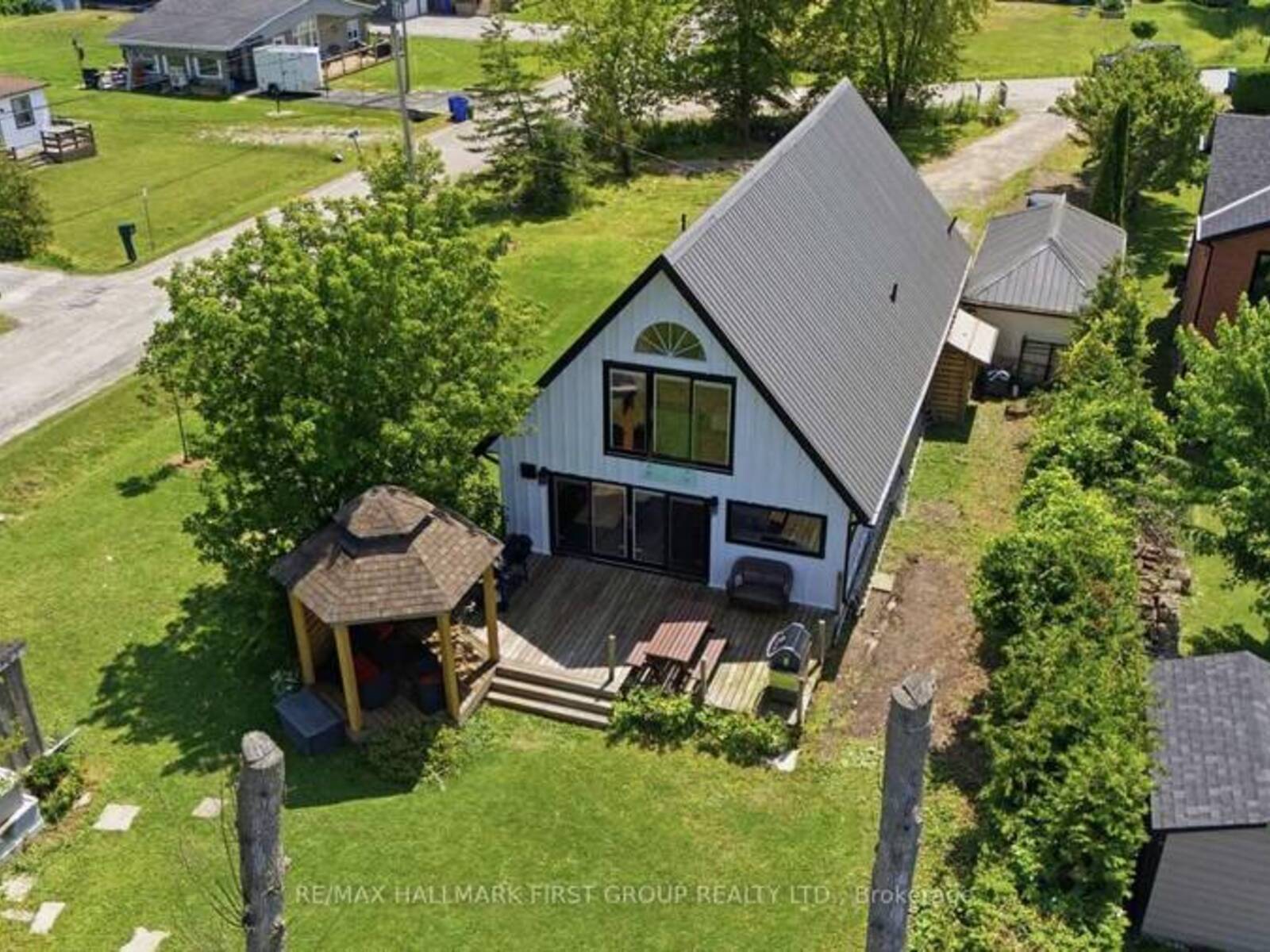 26 BURNIE ROAD, Georgina, Ontario L0E 1N0