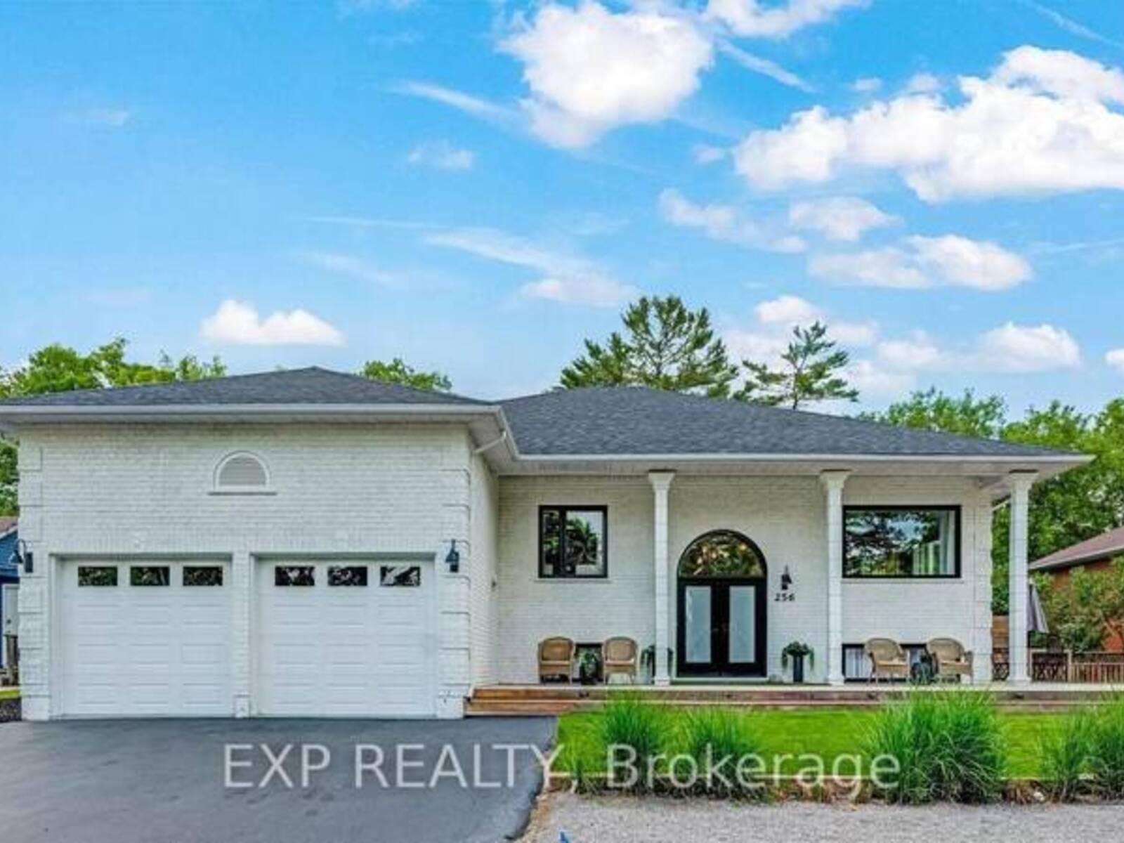 256 OLD MOSLEY STREET, Wasaga Beach, Ontario L9Z 2J2