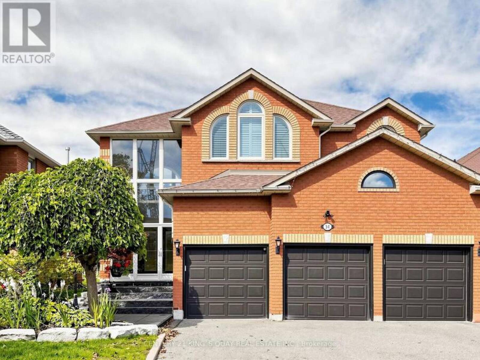 34 LOOKER DRIVE, Barrie, Ontario L4N 7V3