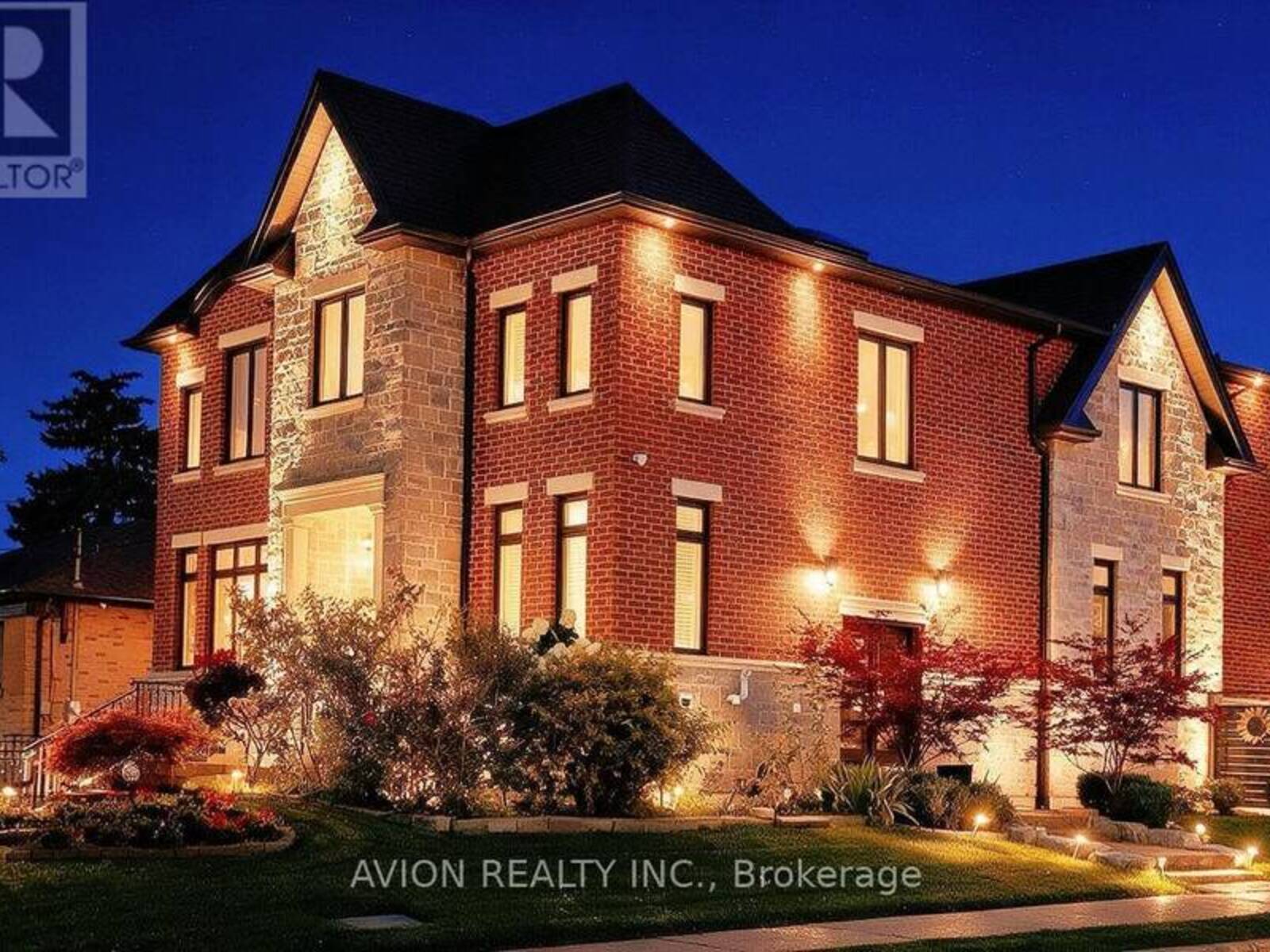 220 FALSTAFF AVENUE, Toronto, Ontario M6L 2E9