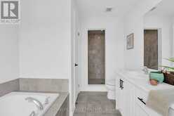 32 ALAN WILLIAMS TRAIL | Uxbridge Ontario | Slide Image Thirty-four