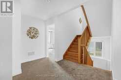 32 ALAN WILLIAMS TRAIL | Uxbridge Ontario | Slide Image Nine