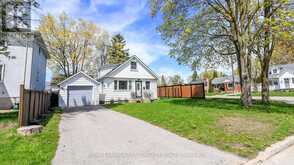 181 NAPIER STREET | Barrie Ontario | Slide Image Three
