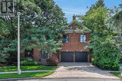 324 OAKRIDGE COURT | Oakville Ontario | Slide Image Two