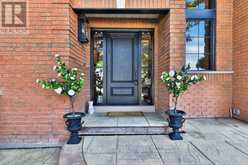 324 OAKRIDGE COURT | Oakville Ontario | Slide Image Four