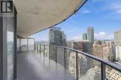 3411 - 11 WELLESLEY STREET | Toronto Ontario | Slide Image Twenty-one