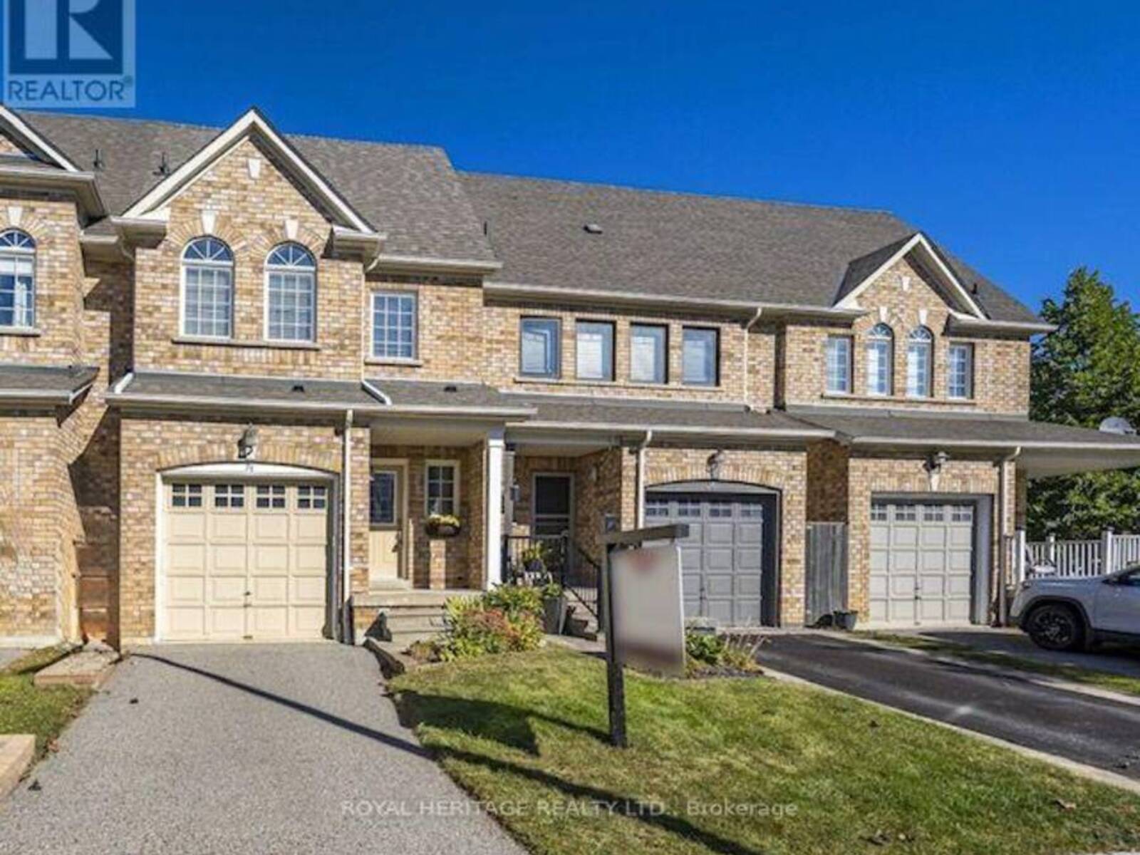 34 GATEWAY COURT, Whitby, Ontario L1R 3M9