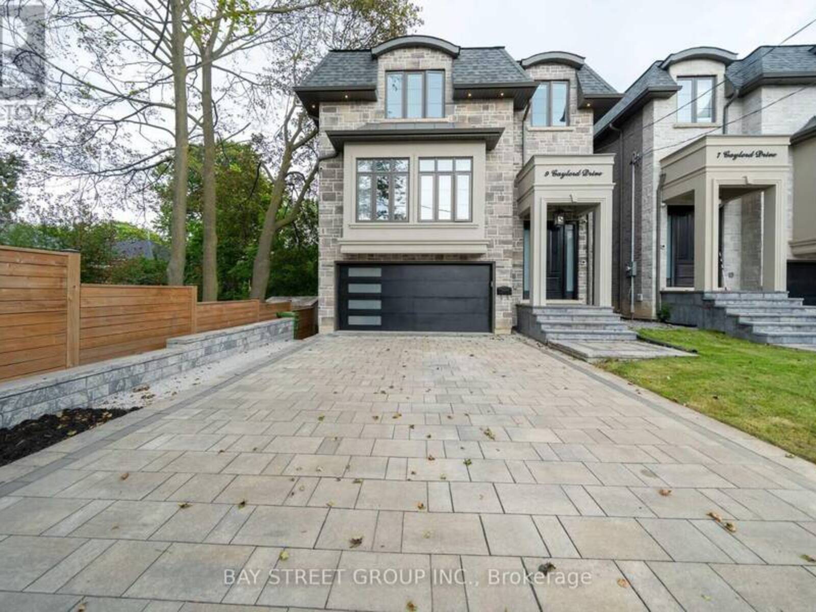 9 GAYLORD DRIVE, Toronto, Ontario M1R 1C2