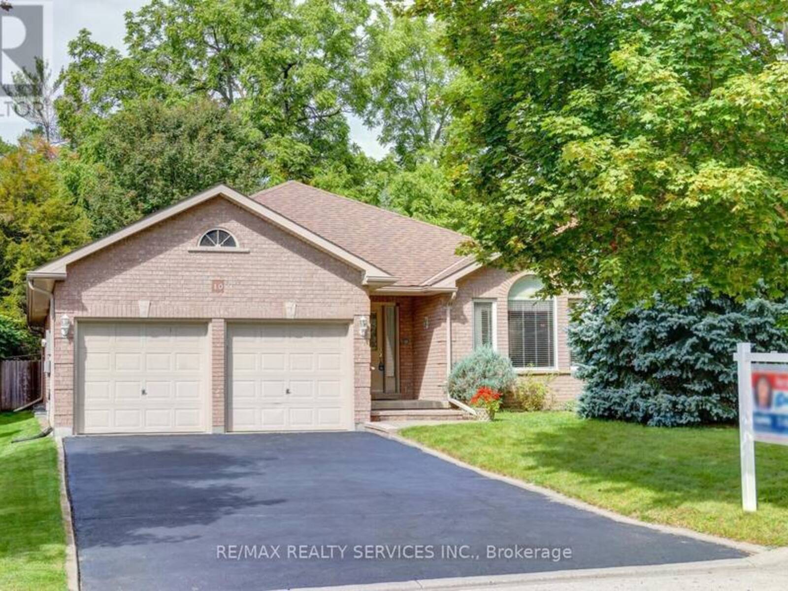 10 BRENT ROAD, East Gwillimbury, Ontario L9N 1R9