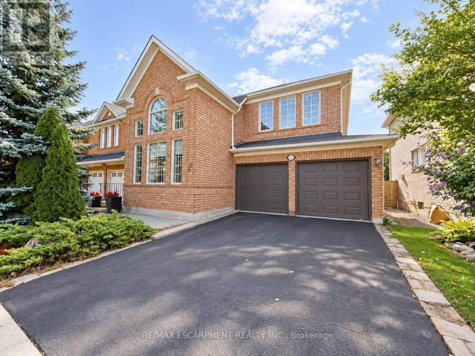 1396 THORNCREST CRESCENT, Oakville, Ontario L6M 3Y9