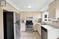 15 MANTIS ROAD | Toronto Ontario | Slide Image Fifteen